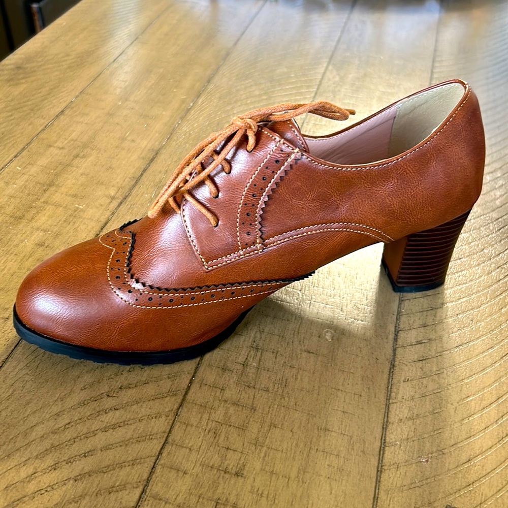 NEW! Super cute leather heels 👠 Sz 43 NWT